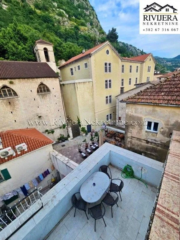 Prodaja, kuća, 300m², Centar, Kotor