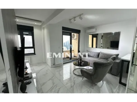 Rent, two bedroom apartment, 45m², Vračar Sve Podlokacije, Beograd - image 3