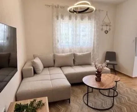 Izdavanje, dvosoban stan, 55m2, Gornja Gorica, Podgorica Izdavanje, dvosoban stan, 55m2, Gornja Gorica, Podgorica
