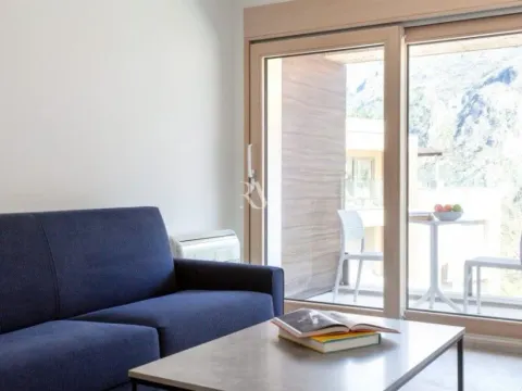 Izdavanje, jednosoban stan, 73m², Kotor, Crna Gora - image 5