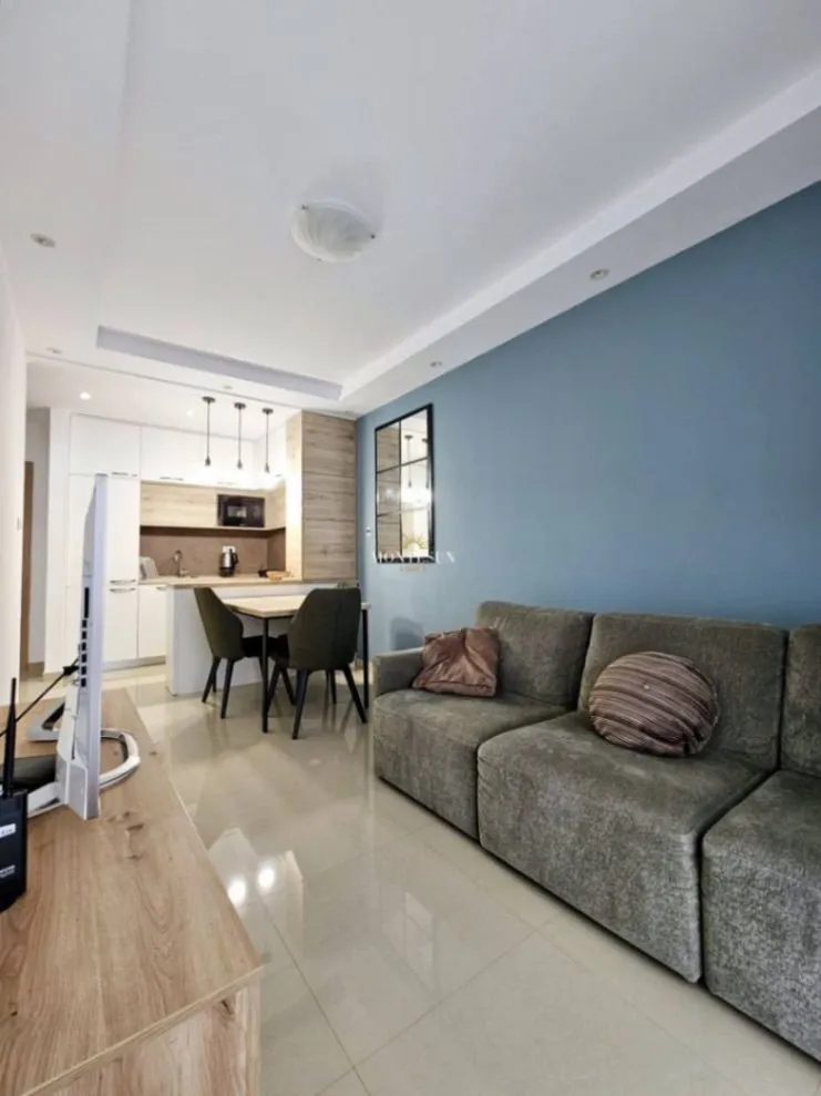 Izdavanje, jednosoban stan, 41m², Budva, Crna Gora