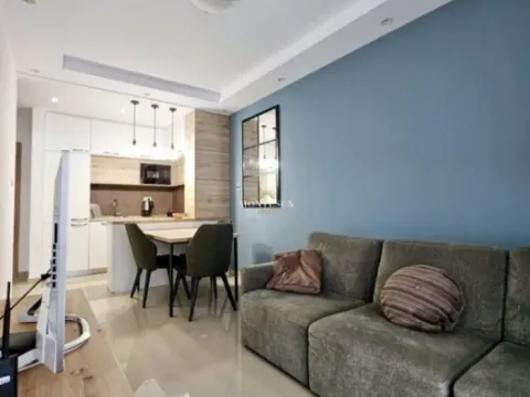 Izdavanje, jednosoban stan, 41m², Budva, Crna Gora