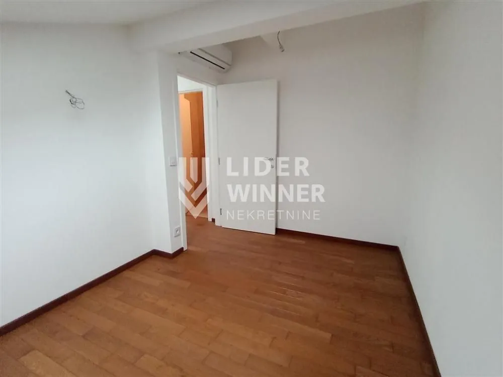 Sale, two bedroom apartment, 73m², Olimp, Zvezdara Sve Podlokacije