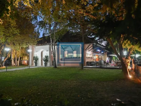 Prodaja, poslovni prostor, 1100m², Centar, Ćuprija - image 3