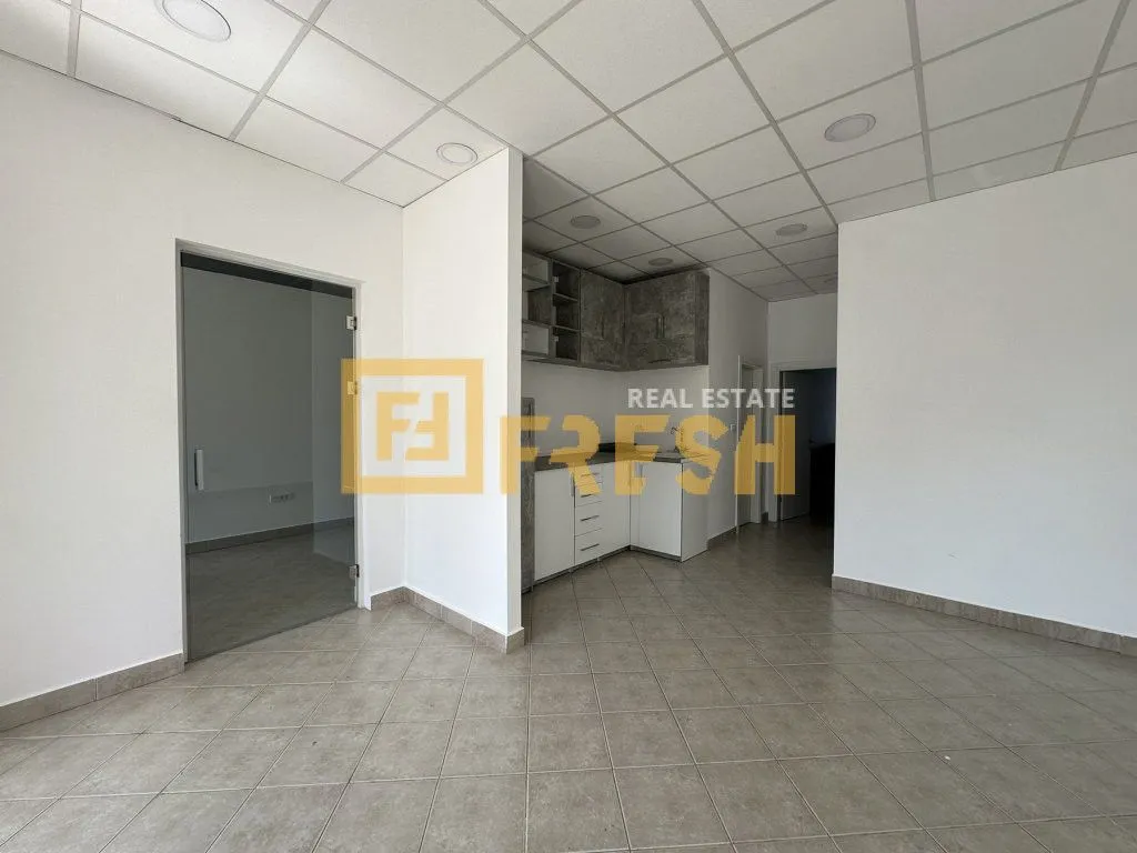 Rent, office space, 90m², Stari Aerodrom, Podgorica