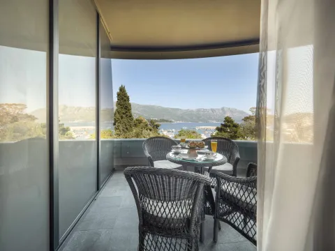 Rent, two bedroom apartment, 68m², Centar, Budva - image 1