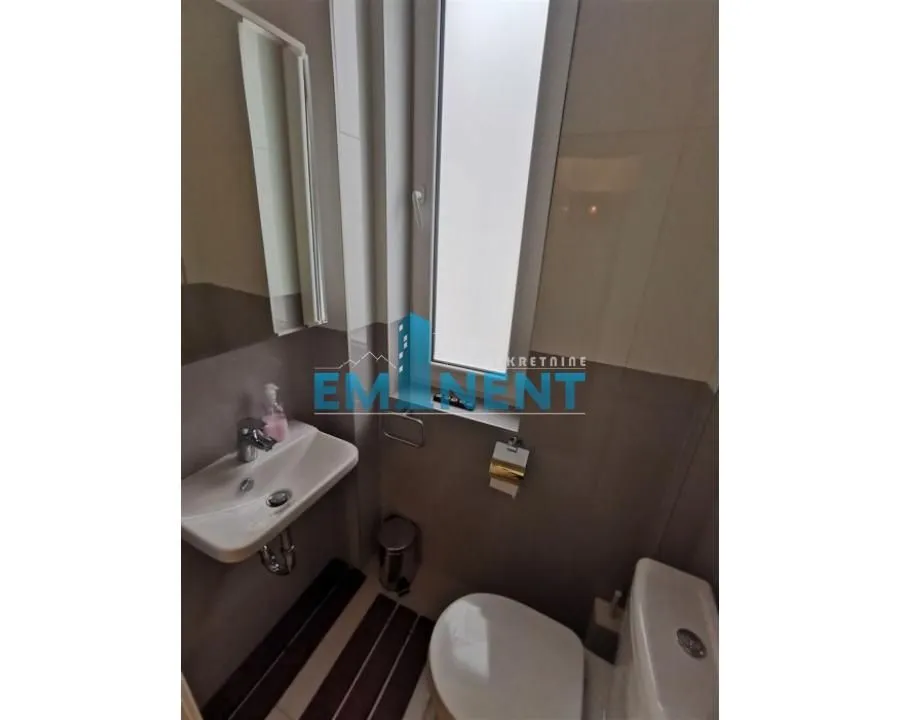 Izdavanje, četvorosoban stan, 143m², Neimar, Vračar Sve Podlokacije