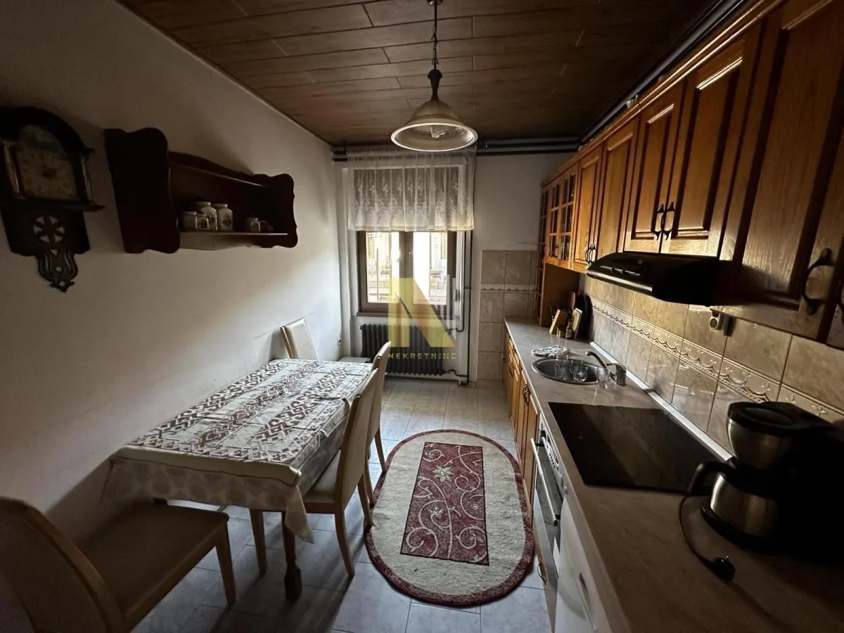 Prodaja, kuća, 300m², Veternik, Novi Sad Sve Podlokacije