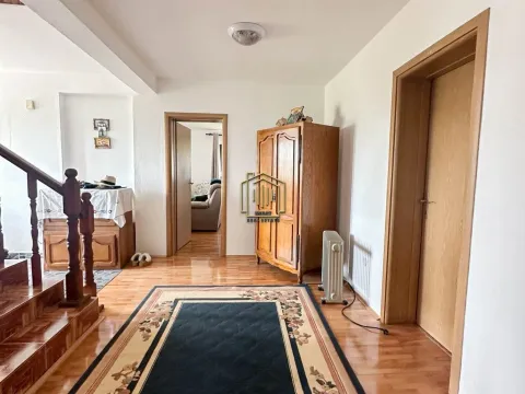 Prodaja, kuća, 350m², Zlatica, Podgorica - image 22