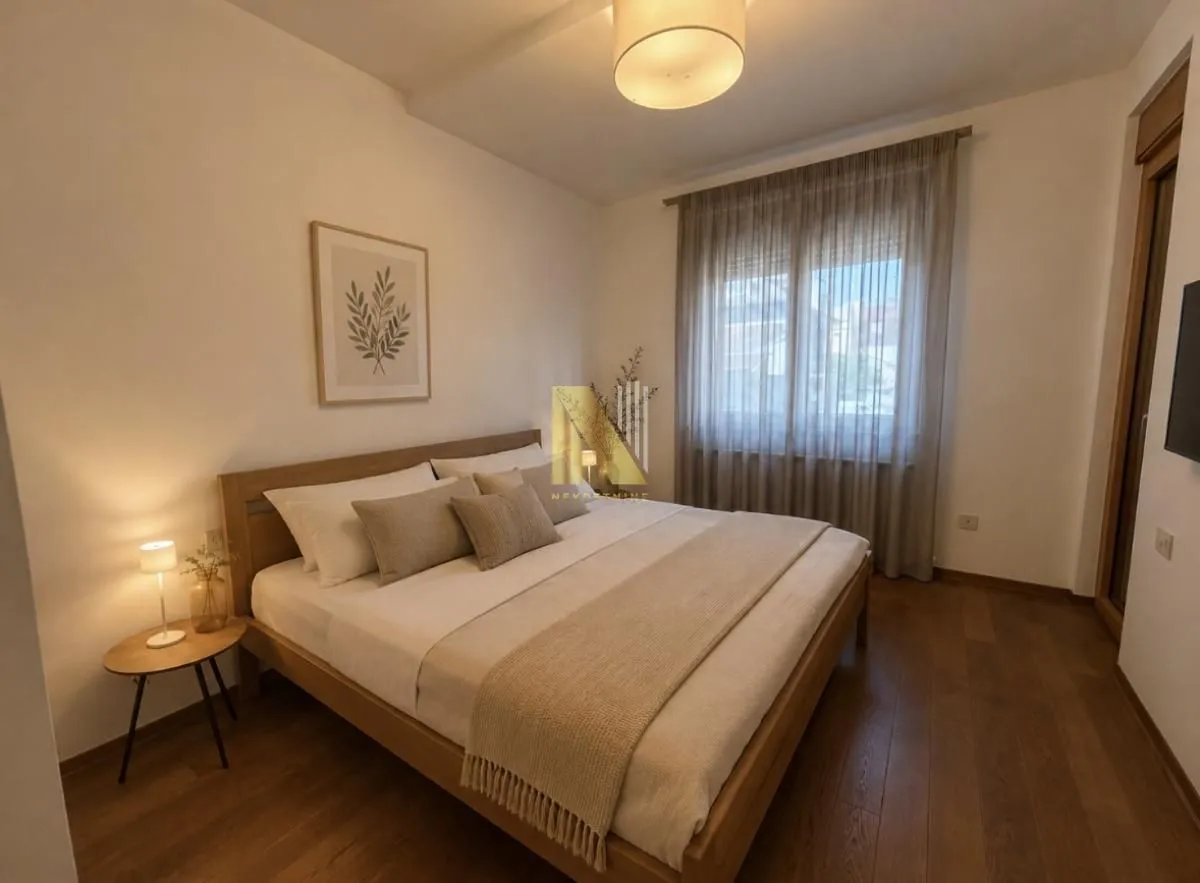 Izdavanje, četvorosoban stan, 102m², Centar, Novi Sad