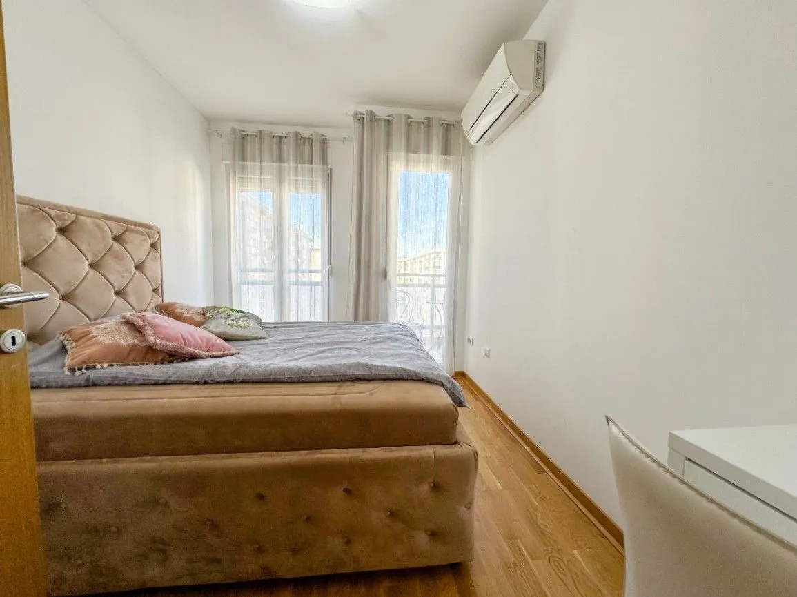 Izdavanje, dvosoban stan, 64m², City Kvart, Podgorica