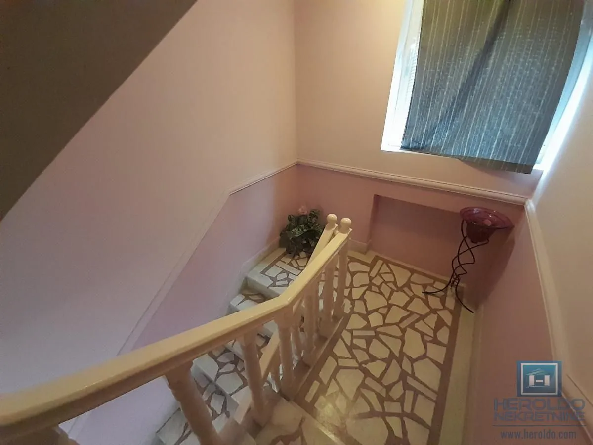 Sale, house, 180m², Centar, Ćuprija