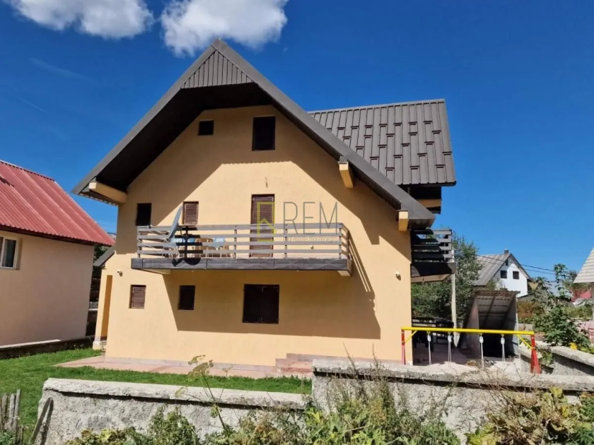 Prodaja, kuća, 242m², Žabljak, Crna Gora
