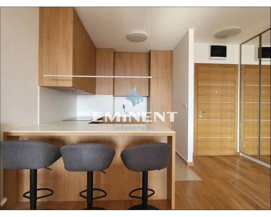 Rent, four bedroom apartment, 100m², Novi Beograd Blok 65, Novi Beograd Sve Podlokacije