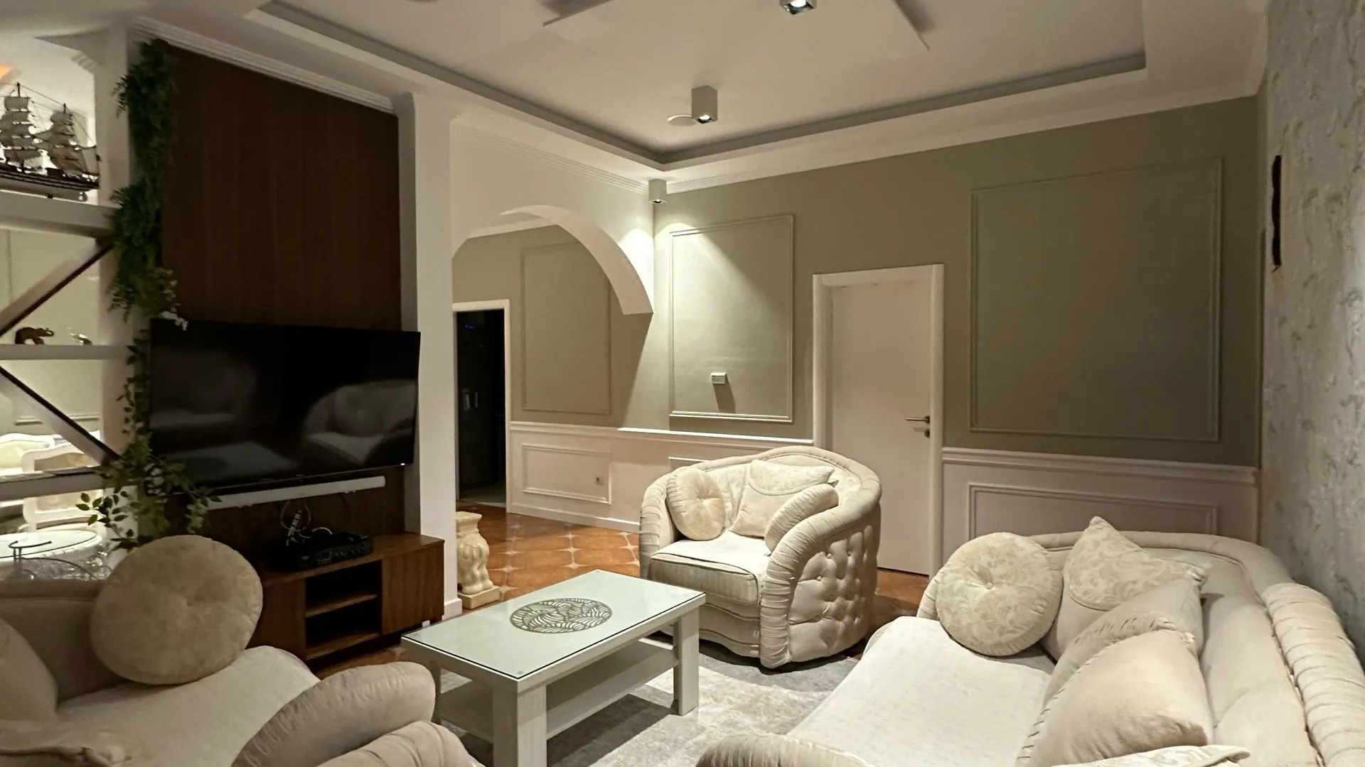 Rent, three bedroom apartment, 130m², Centar, Tivat