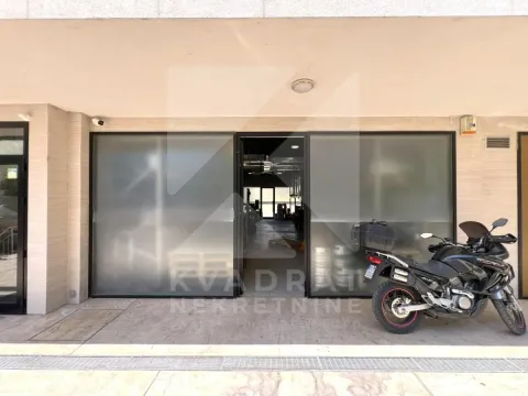Sale, office space, 94m², City Kej, Podgorica - image 4