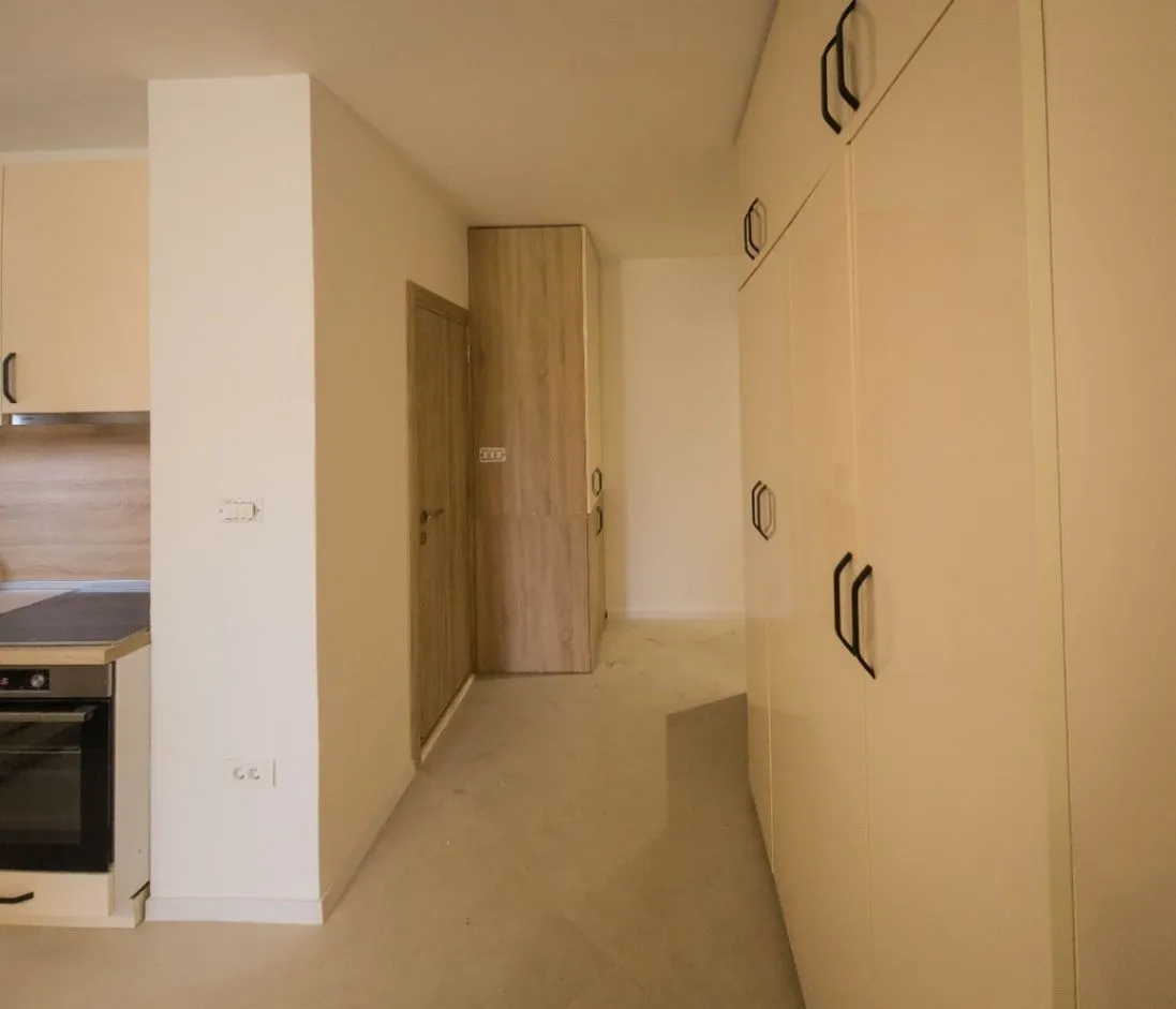 Izdavanje, jednosoban stan, 38m², Sveta Vrača, Kotor