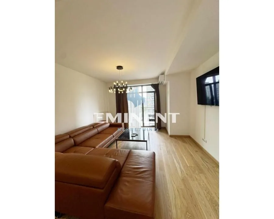 Izdavanje, trosoban stan, 81m², Savski Venac, Beograd