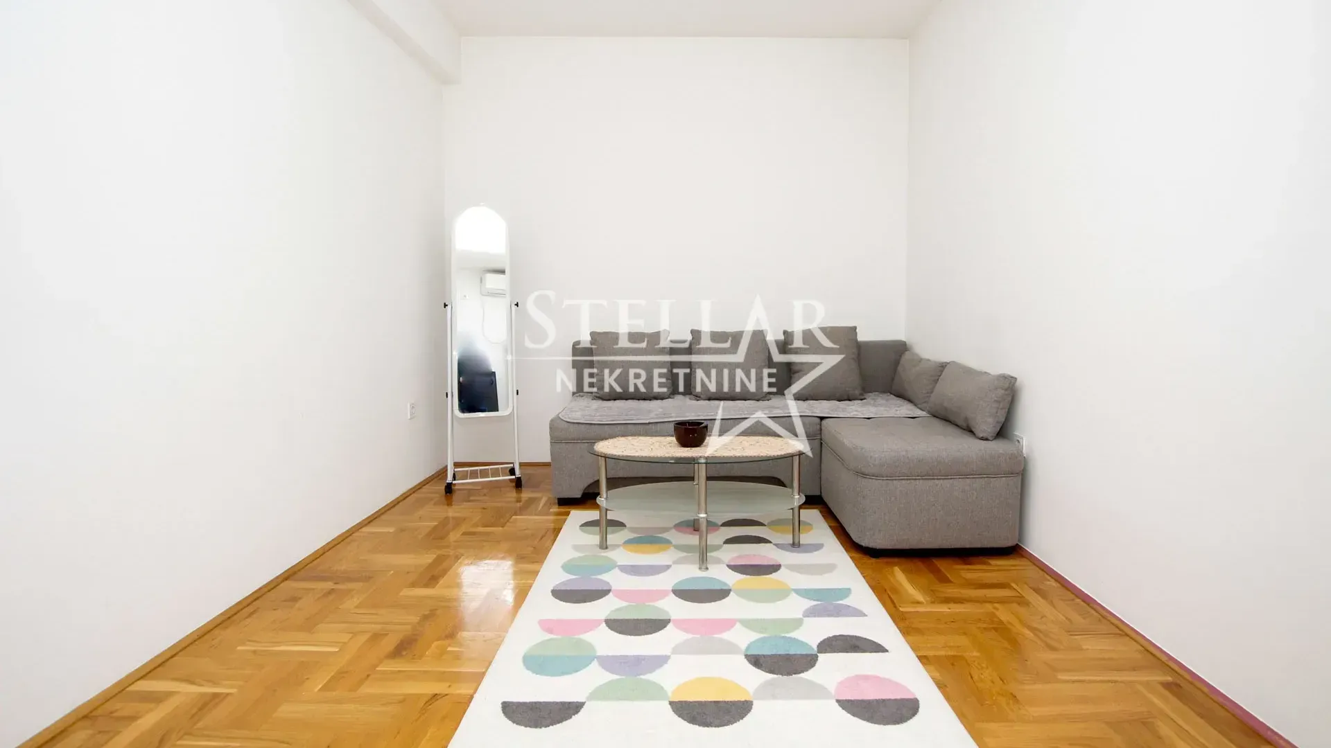 Izdavanje, dvosoban stan, 64m², 1 maj, Podgorica