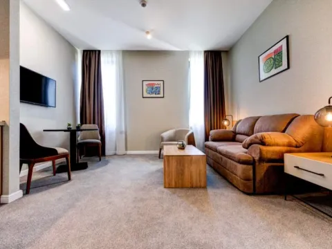 Prodaja, ugostiteljski objekat, 2800m², Danilovgrad, Crna Gora - image 33