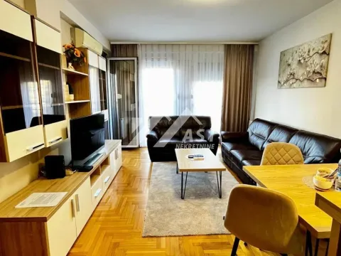 Stan in Bulevar Evrope