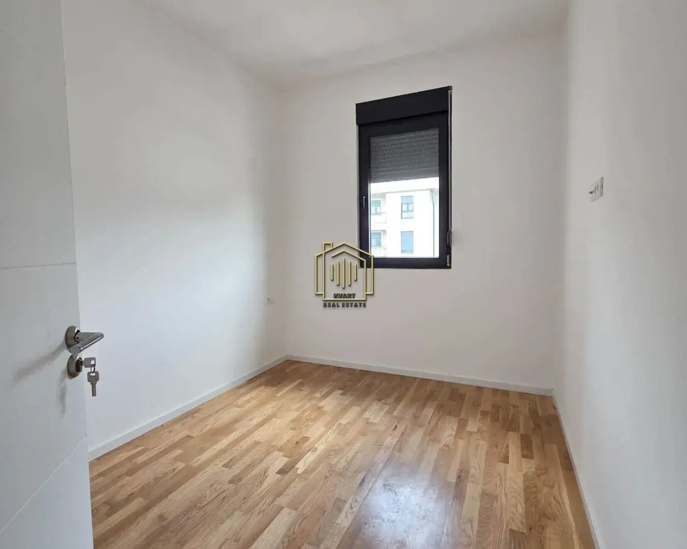 Izdavanje, dvosoban stan, 64m², Tološi, Podgorica