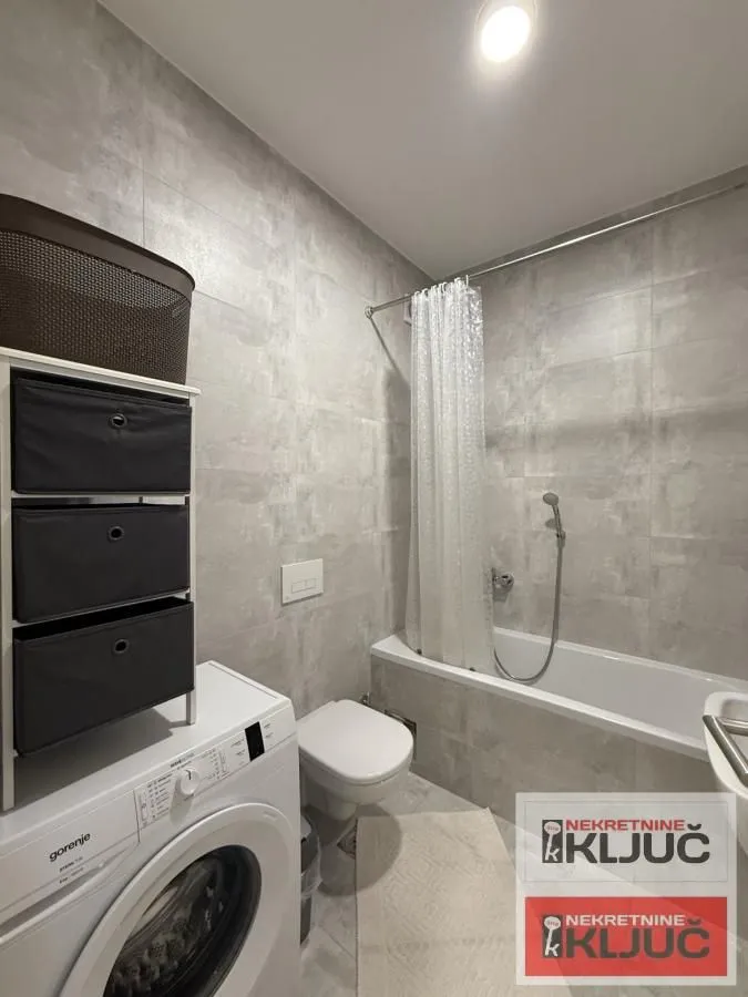 Izdavanje, jednosoban stan, 37m², Bulevar Evrope, Novi Sad Sve Podlokacije