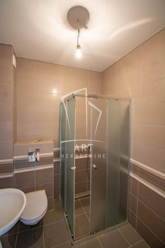 Sale, four bedroom apartment, 101m², Voždovac Sve Podlokacije, Beograd