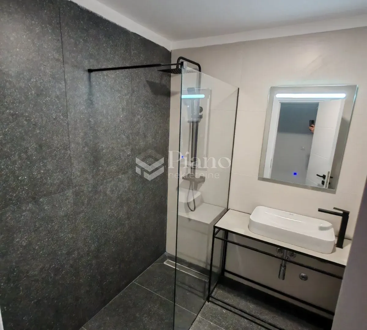 Rent, two bedroom apartment, 79m², Vezirov Most, Podgorica