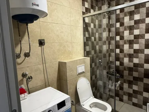 Rent, two bedroom apartment, 70m², Budva, Crna Gora - image 9