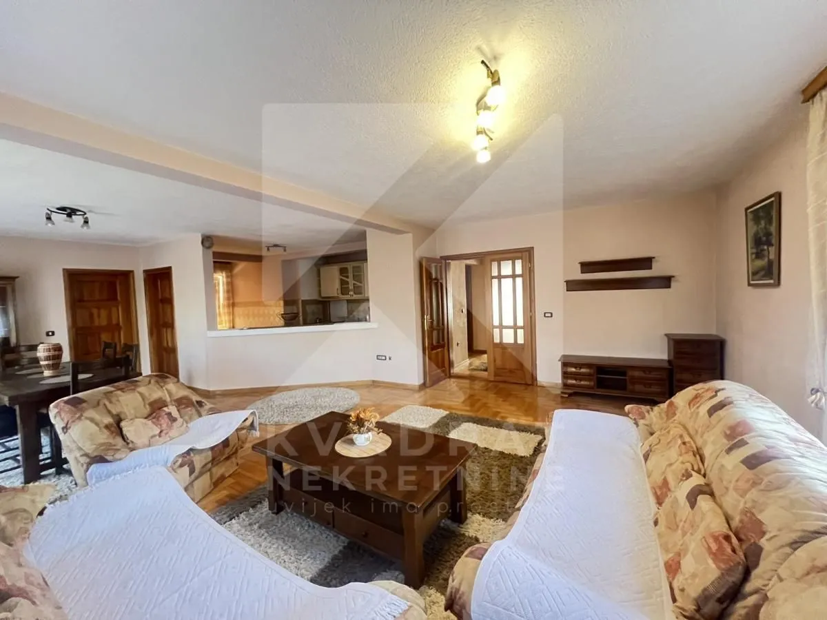 Izdavanje, trosoban stan, 150m², Stari Aerodrom, Podgorica