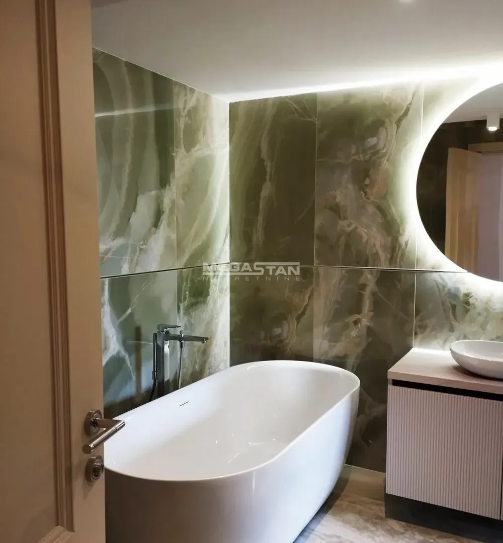 Izdavanje, četvorosoban stan, 177m², Savski Venac, Beograd
