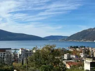 Prodaja, četvorosoban stan, 126m², Centar, Tivat - image 1