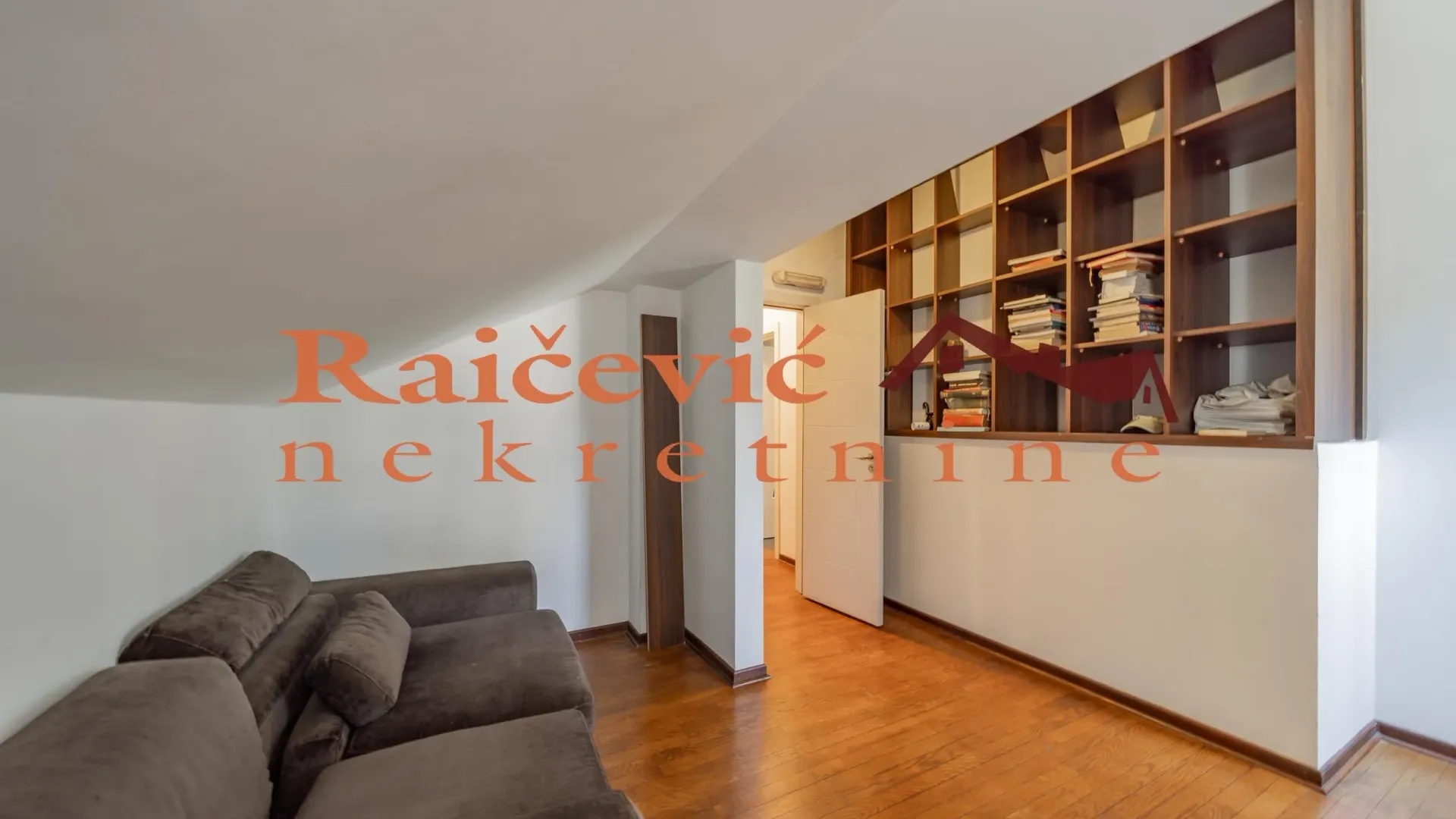 Sale, four bedroom apartment, 136m², Autokomanda, Voždovac Sve Podlokacije