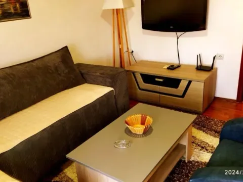 Izdavanje, dvosoban stan, 70m², Gornja Gorica, Podgorica - image 4