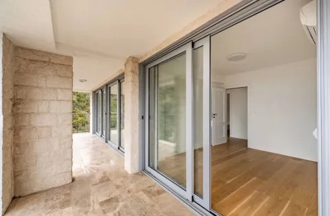 Sale, three bedroom apartment, 160m², Pržno, Budva - image 6