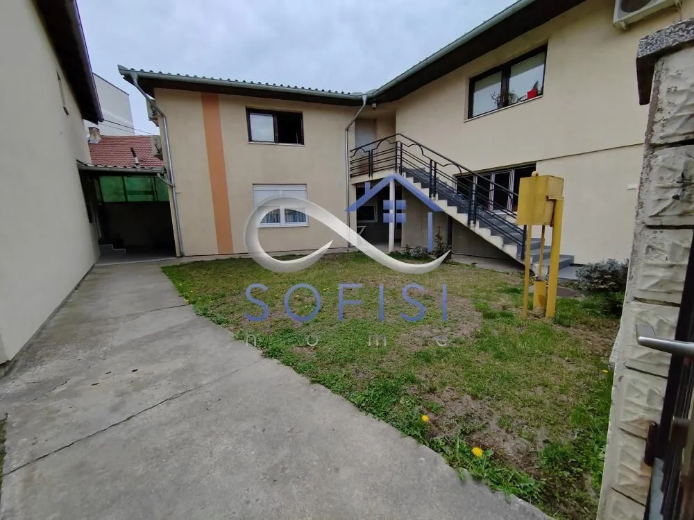 Prodaja, kuća, 189m², Salajka, Novi Sad Sve Podlokacije