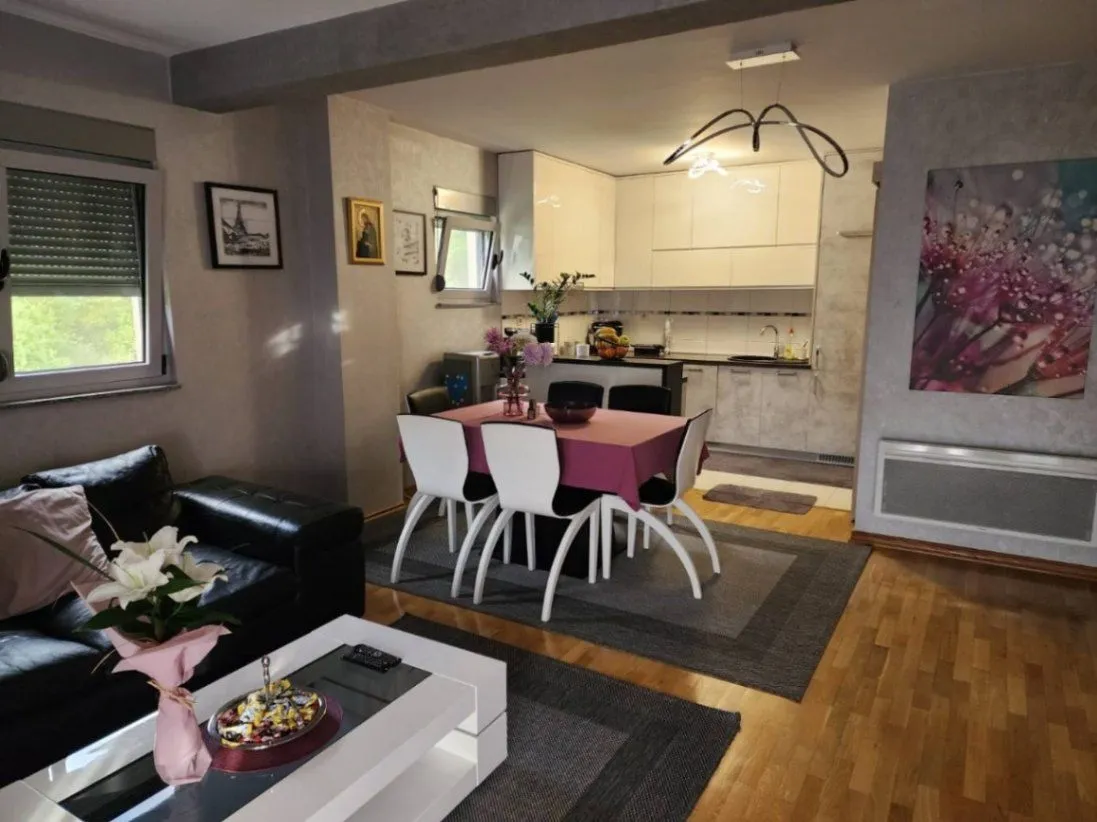 Prodaja, trosoban stan, 120m², Pržice, Kotor