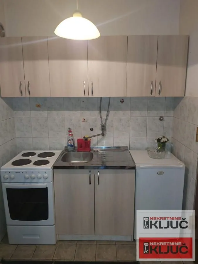 Izdavanje, garsonjera, 24m², Grbavica, Novi Sad Sve Podlokacije