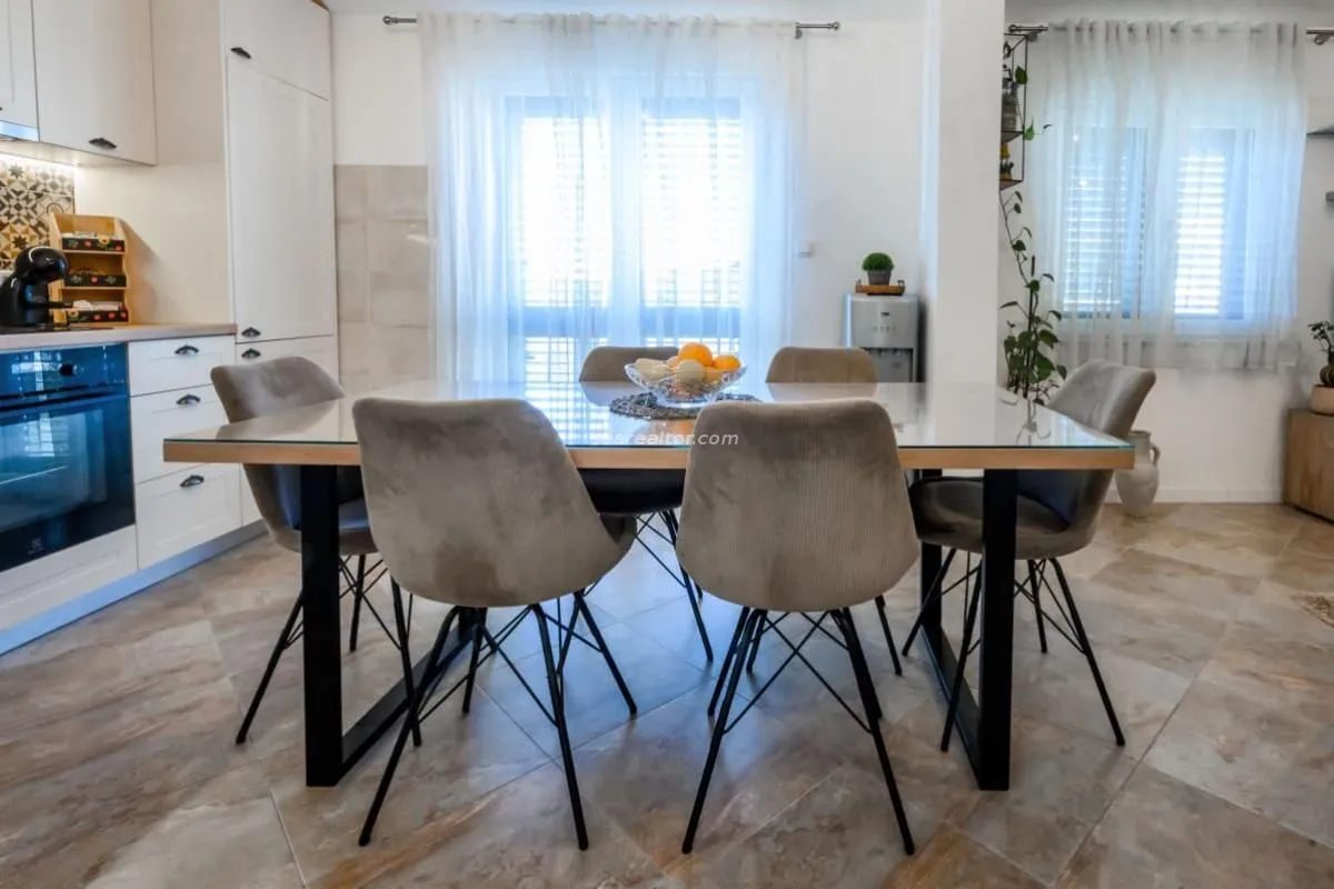 Rent, three bedroom apartment, 120m², Mrčevac, Tivat
