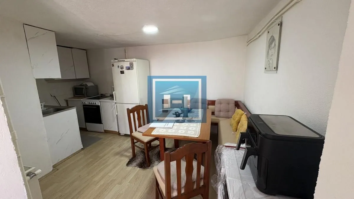 Prodaja, dvosoban stan, 64m², Vašarište, Jagodina