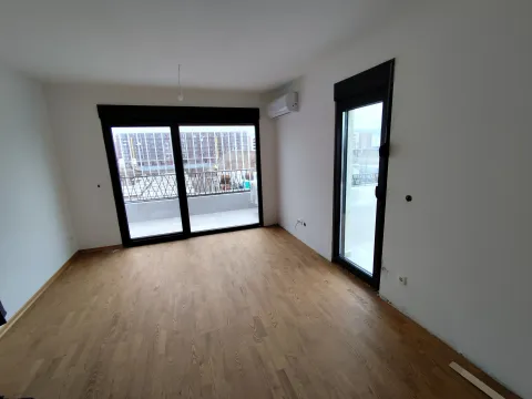 Izdavanje, dvosoban stan, 54m², City Kvart, Podgorica - image 2