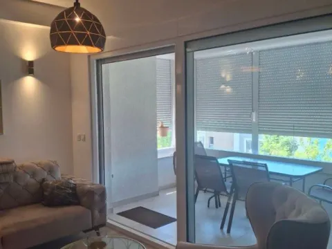 Izdavanje, dvosoban stan, 67m², Tivat, Crna Gora - image 6