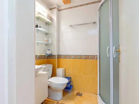 Sale, two bedroom apartment, 80m², Budva, Crna Gora - image 12