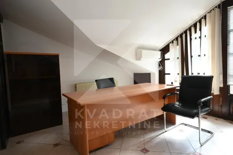 Rent, office space, 150m², Centar, Podgorica - image 16