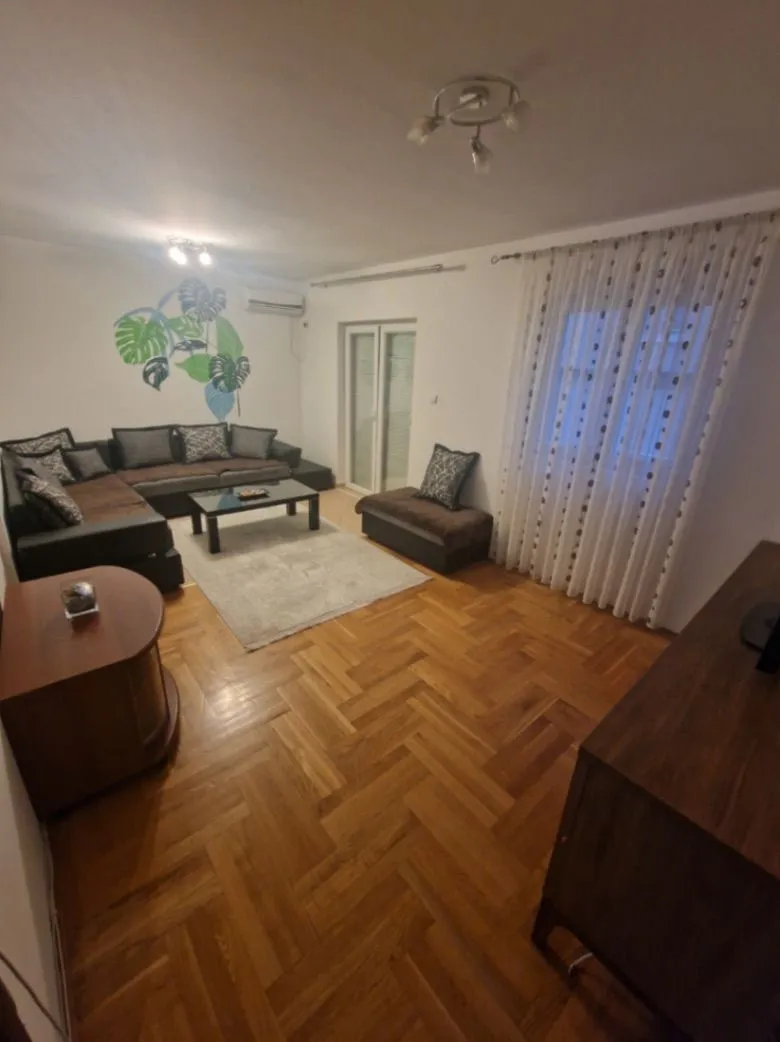 Izdavanje, trosoban stan, 98m², Ljubović, Podgorica