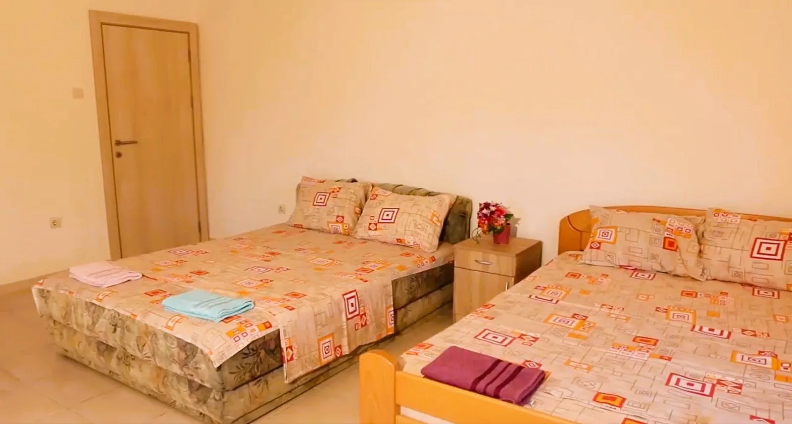 Izdavanje, kuća, 382m², Krimovica, Kotor