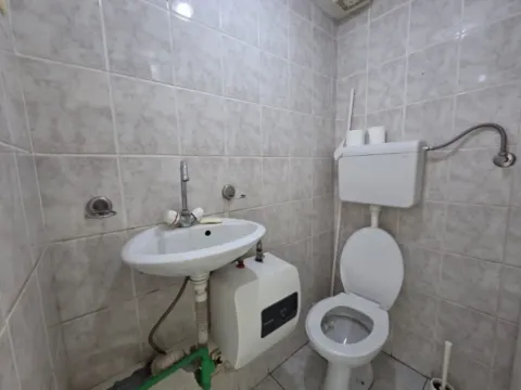 Izdavanje, poslovni prostor, 27m², Preko Morače, Podgorica - image 4