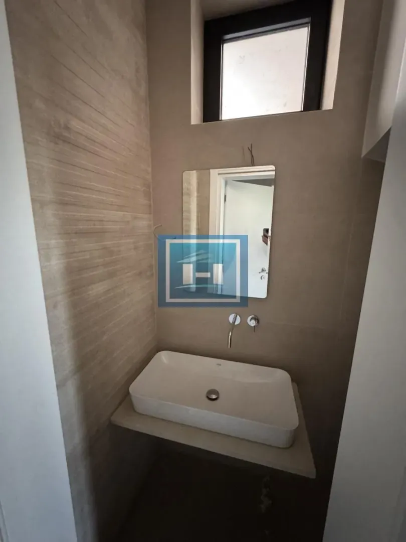 Izdavanje, poslovni prostor, 240m², Centar, Paraćin