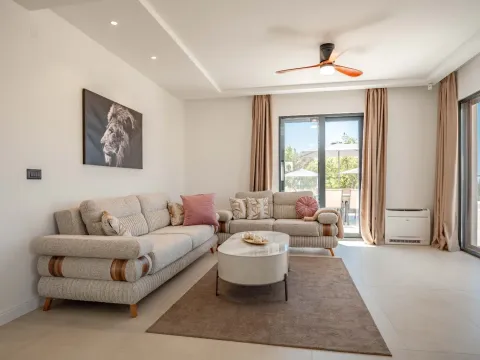 Prodaja, kuća, 318m², Reževići, Budva - image 11